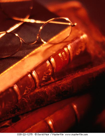 libro y anteojo